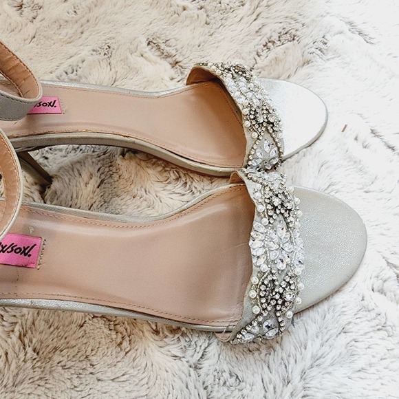 BETSEY JOHNSON GABRIAL JEWELED GRAY SPRAPPY HEELS SIZE 11 - Picture 6 of 11